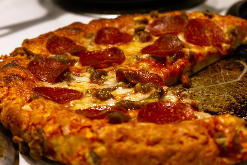 Deep Dish with Light Semolina (Malnati's-Leaning, 4%)